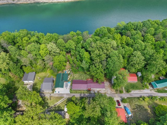 715 George Hardwick Drive, Bronston, KY 42518