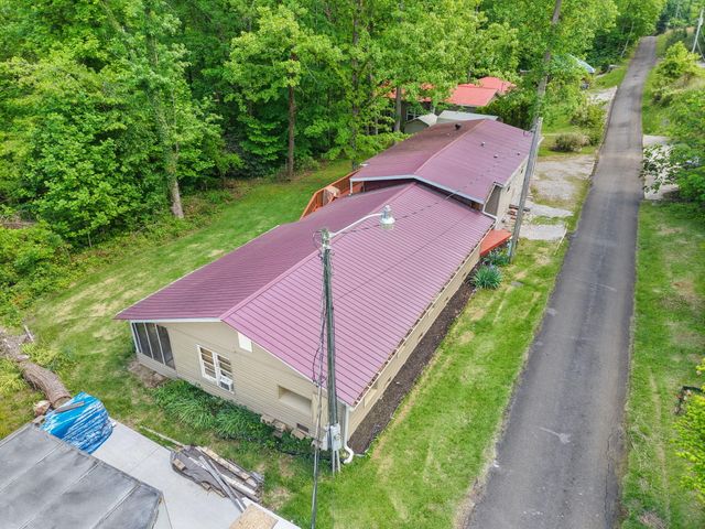 715 George Hardwick Drive, Bronston, KY 42518