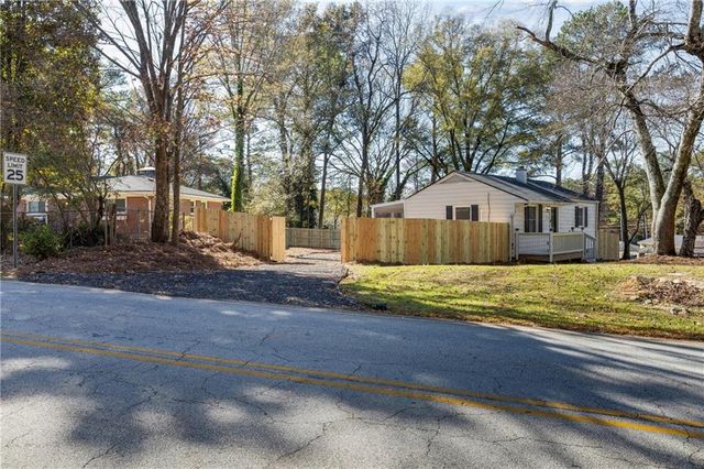 700 Parkdale Drive, Scottdale, GA 30079