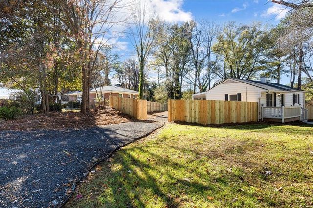 700 Parkdale Drive, Scottdale, GA 30079