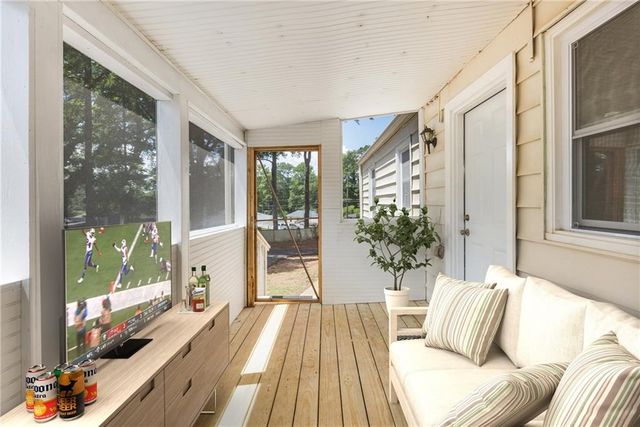 700 Parkdale Drive, Scottdale, GA 30079