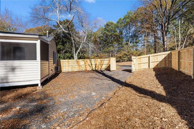 700 Parkdale Drive, Scottdale, GA 30079