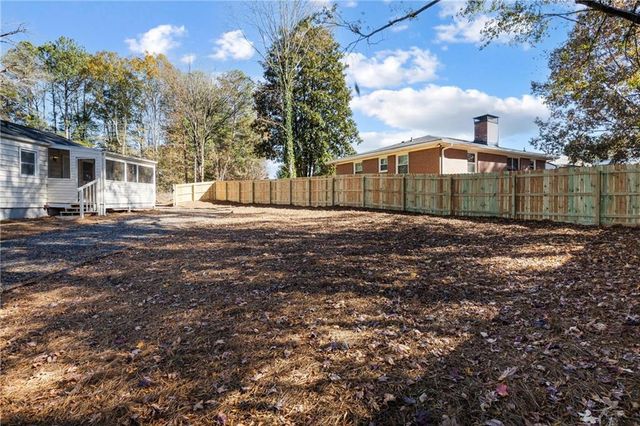 700 Parkdale Drive, Scottdale, GA 30079