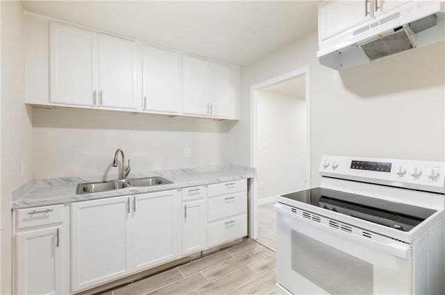 700 Parkdale Drive, Scottdale, GA 30079