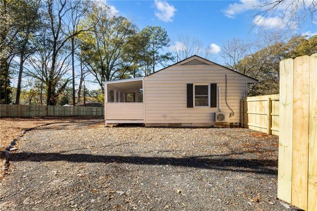 700 Parkdale Drive, Scottdale, GA 30079