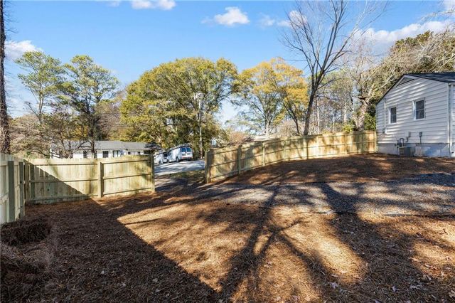 700 Parkdale Drive, Scottdale, GA 30079