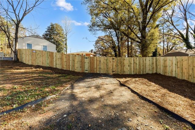 700 Parkdale Drive, Scottdale, GA 30079