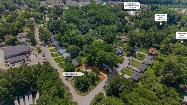 700 Parkdale Drive, Scottdale, GA 30079