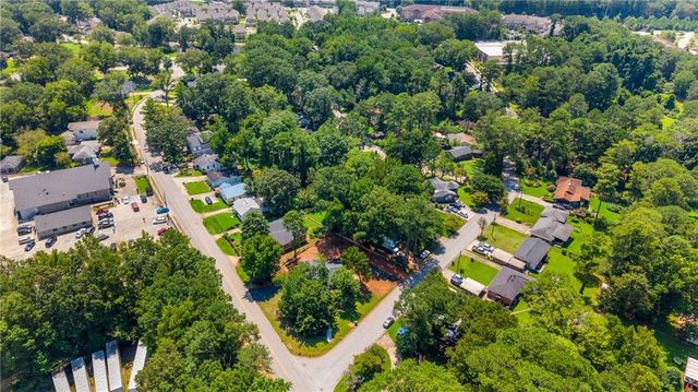 700 Parkdale Drive, Scottdale, GA 30079