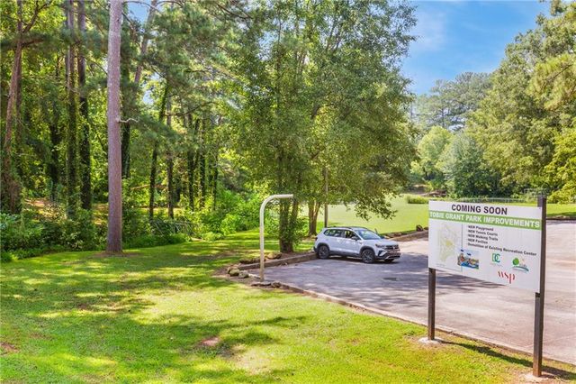 700 Parkdale Drive, Scottdale, GA 30079