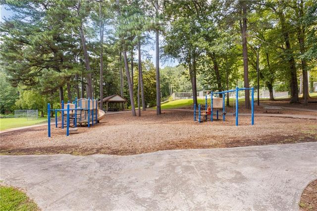 700 Parkdale Drive, Scottdale, GA 30079