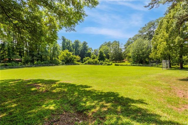 700 Parkdale Drive, Scottdale, GA 30079