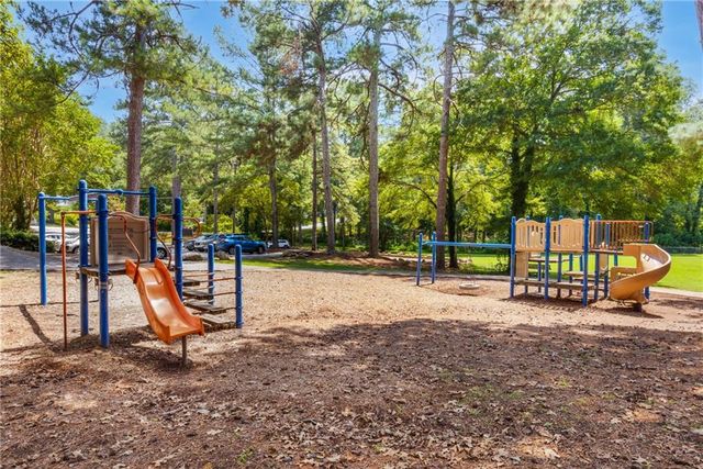 700 Parkdale Drive, Scottdale, GA 30079