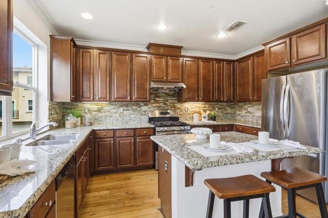 349 Esfahan Court, San Jose, CA 95111