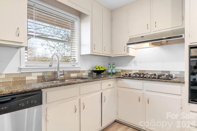 183 Kingsway Circle, Charlotte, NC 28214