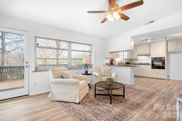 183 Kingsway Circle, Charlotte, NC 28214