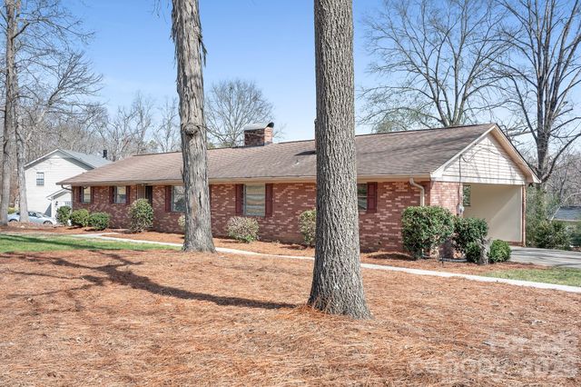 183 Kingsway Circle, Charlotte, NC 28214