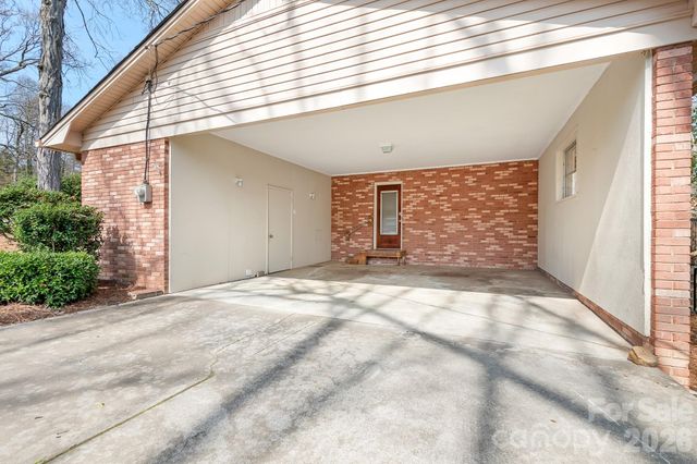 183 Kingsway Circle, Charlotte, NC 28214