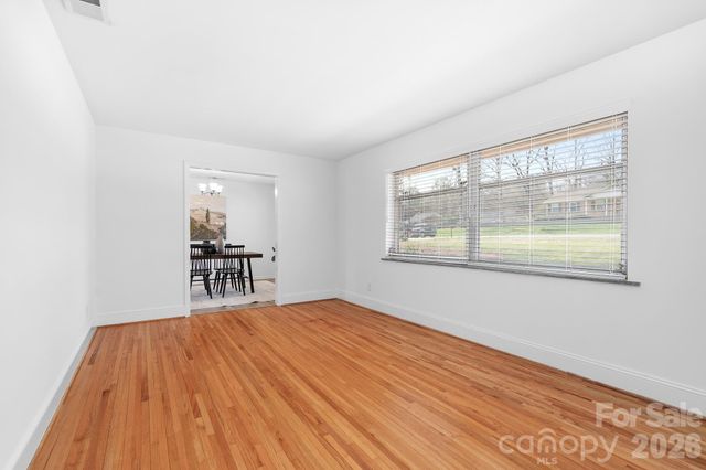 183 Kingsway Circle, Charlotte, NC 28214