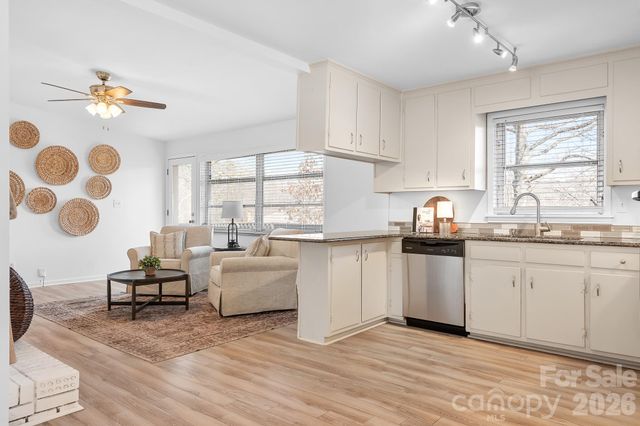 183 Kingsway Circle, Charlotte, NC 28214