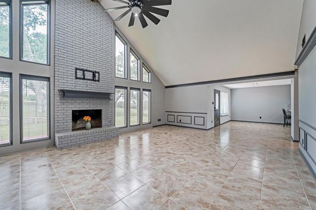 479 Cherry Hills Drive, Huntsville, TX 77340