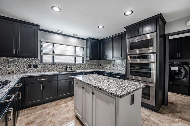 479 Cherry Hills Drive, Huntsville, TX 77340