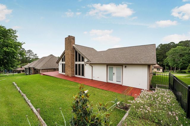 479 Cherry Hills Drive, Huntsville, TX 77340