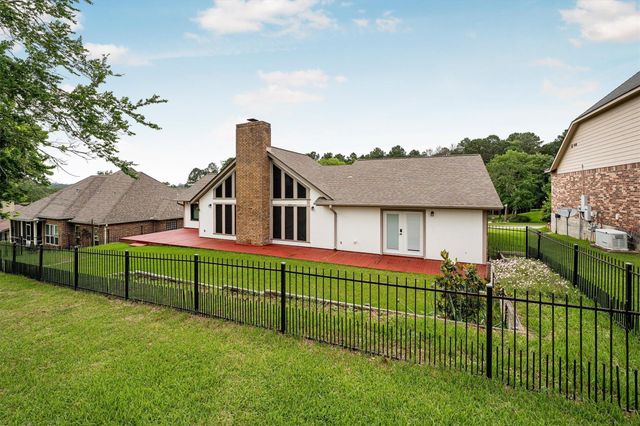 479 Cherry Hills Drive, Huntsville, TX 77340