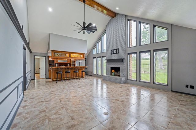 479 Cherry Hills Drive, Huntsville, TX 77340