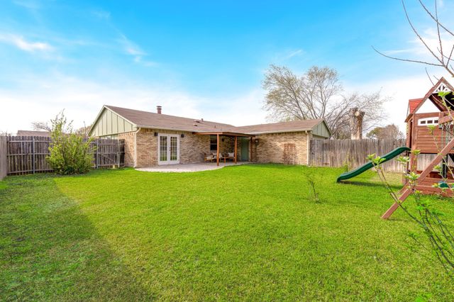 413 Sandy Knoll Drive, Coppell, TX 75019