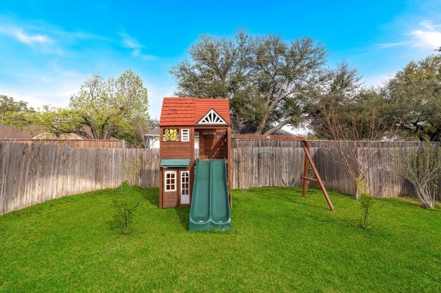 413 Sandy Knoll Drive, Coppell, TX 75019