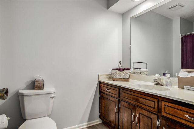1002 NE Cedar Street, Lee's Summit, MO 64086