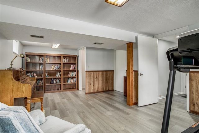 1002 NE Cedar Street, Lee's Summit, MO 64086