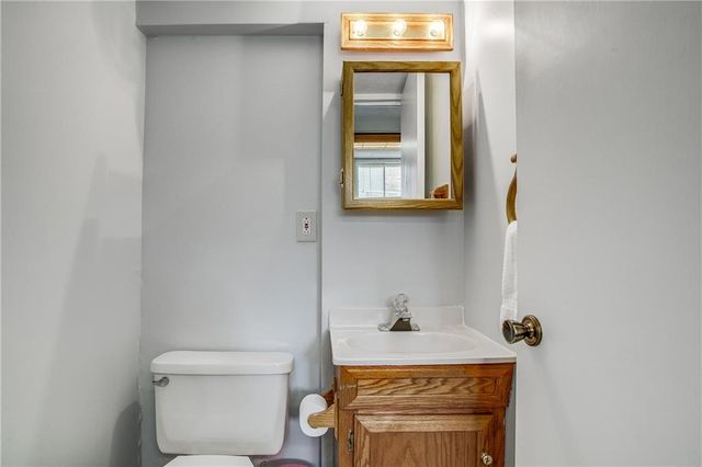 1002 NE Cedar Street, Lee's Summit, MO 64086