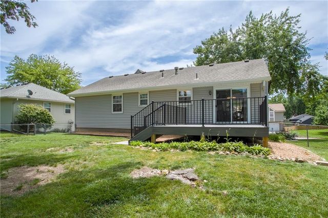 1002 NE Cedar Street, Lee's Summit, MO 64086