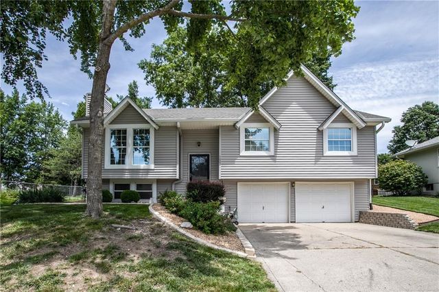 1002 NE Cedar Street, Lee's Summit, MO 64086