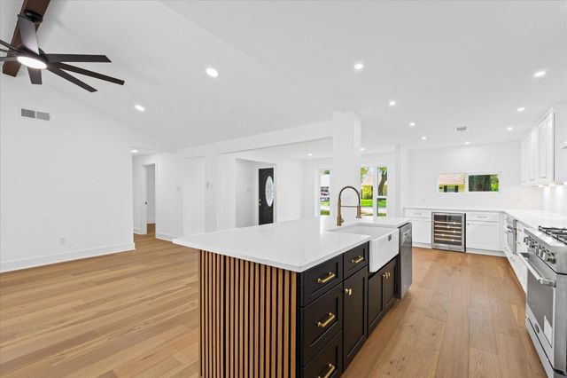 10730 Wickersham Lane, Houston, TX 77042