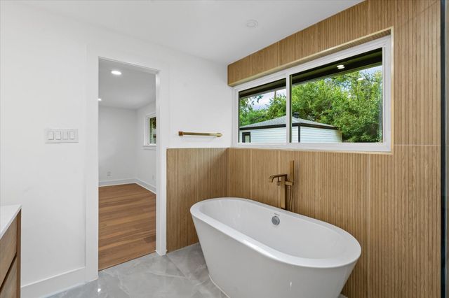 10730 Wickersham Lane, Houston, TX 77042