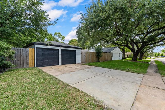 10730 Wickersham Lane, Houston, TX 77042