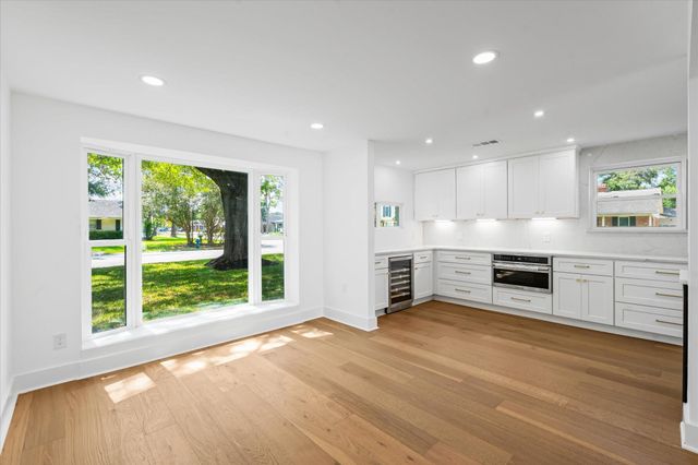 10730 Wickersham Lane, Houston, TX 77042