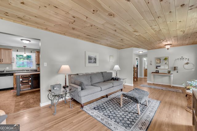 87 Furman Street, Toccoa, GA 30577