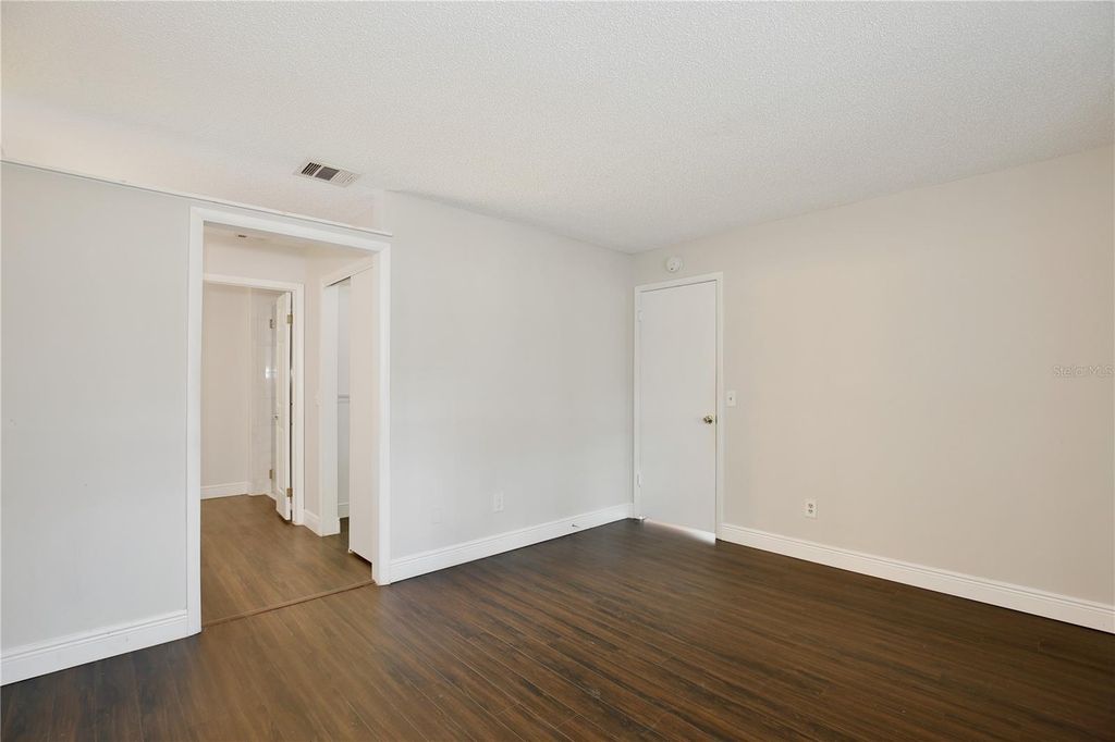Image 14 of property listing at 904 NORFOLK COURT, Longwood, FL 32750