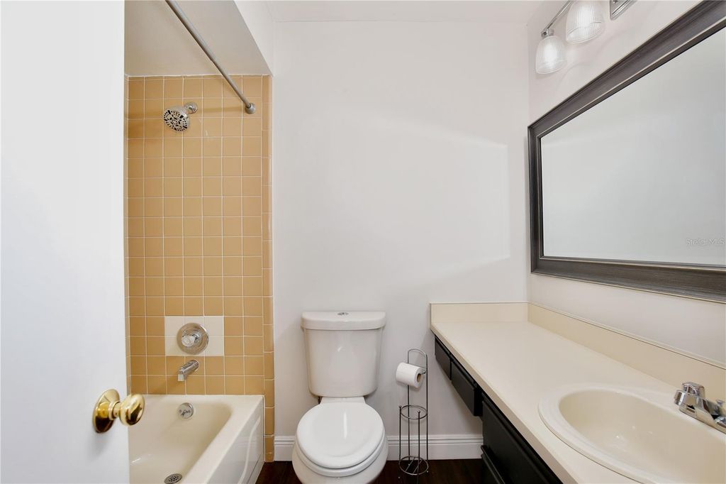 Image 21 of property listing at 904 NORFOLK COURT, Longwood, FL 32750