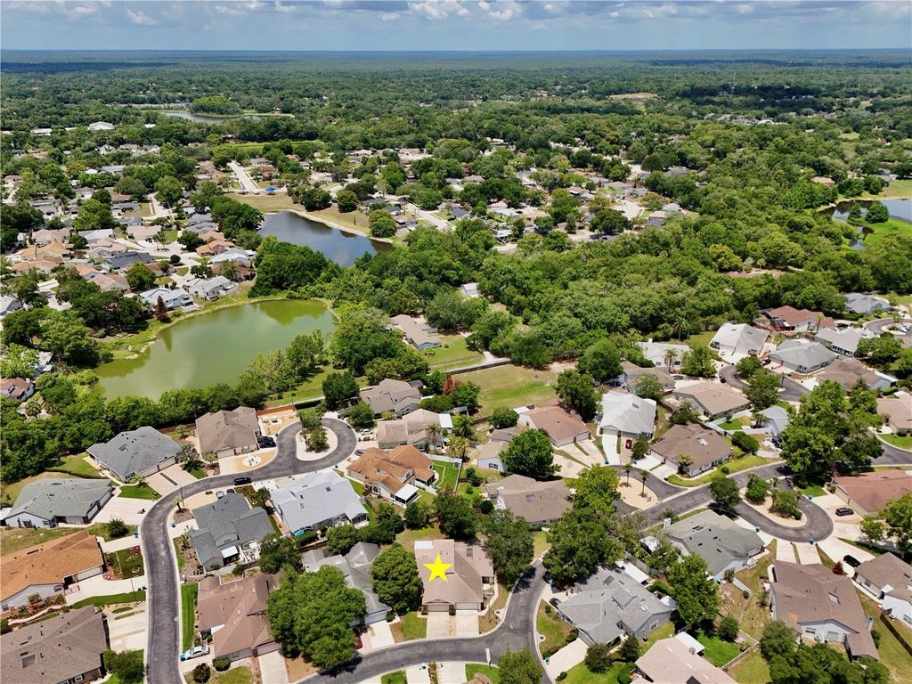 Image 35 of property listing at 904 NORFOLK COURT, Longwood, FL 32750