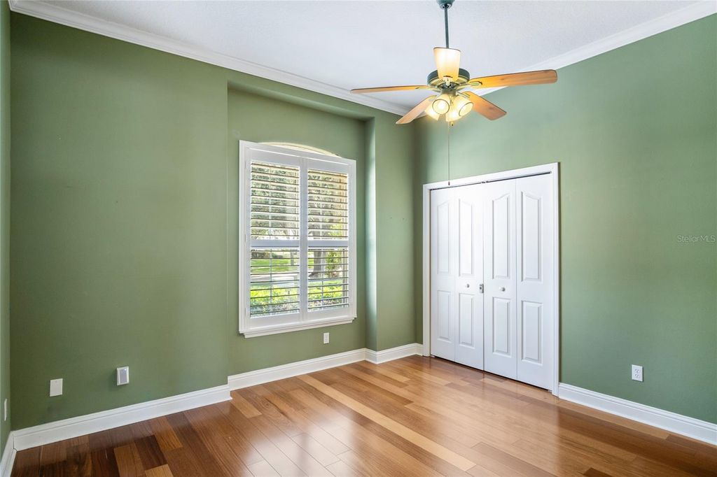 Image 19 of property listing at 10734 WOODCHASE CIRCLE, Orlando, FL 32836