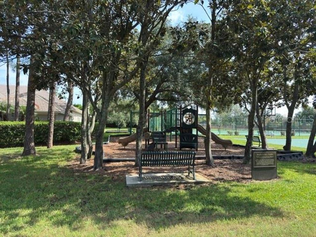 Image 42 of property listing at 10734 WOODCHASE CIRCLE, Orlando, FL 32836