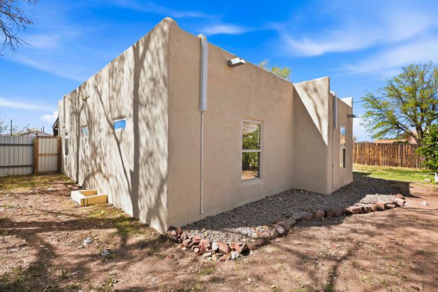 212 S 5th Street, Belen, NM 87002