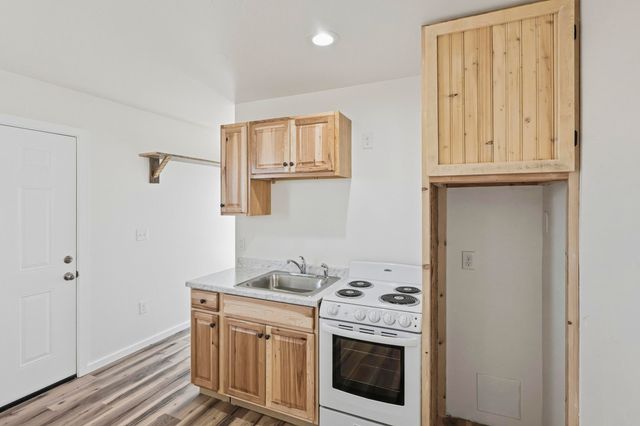 212 S 5th Street, Belen, NM 87002