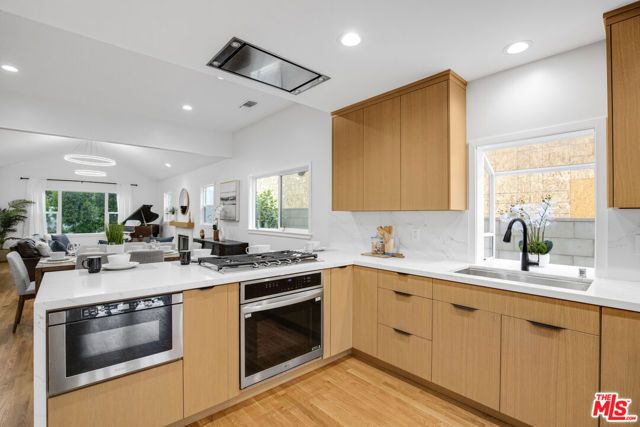 1696 N Altadena Drive, Altadena, CA 91001