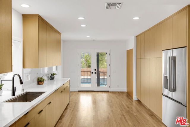 1696 N Altadena Drive, Altadena, CA 91001